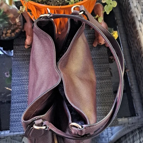 NEW COACH EDIE 31 Turnlock Burgundy, Oxblood Pebble Leather Shoulder - Picture 10 of 16